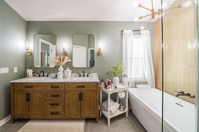 2524 SIENA WAY, Valrico, FL 33596