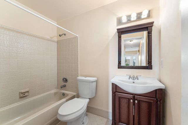 5202 Tarregon Lane, Palm Beach Gardens, FL 33418