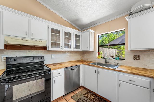 5202 Tarregon Lane, Palm Beach Gardens, FL 33418