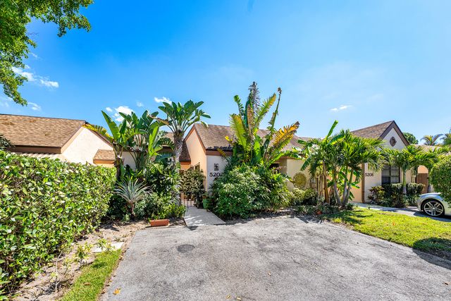 5202 Tarregon Lane, Palm Beach Gardens, FL 33418