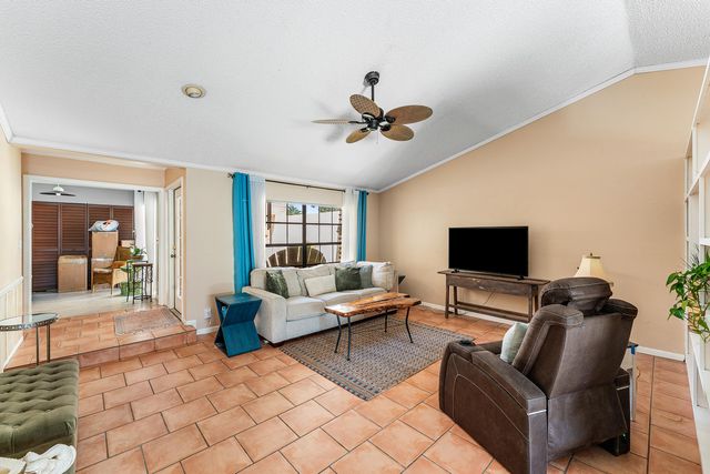 5202 Tarregon Lane, Palm Beach Gardens, FL 33418