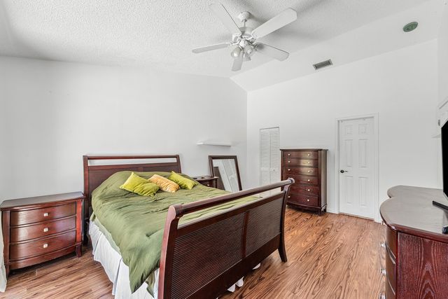 5202 Tarregon Lane, Palm Beach Gardens, FL 33418