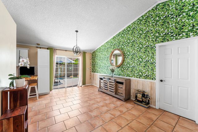 5202 Tarregon Lane, Palm Beach Gardens, FL 33418
