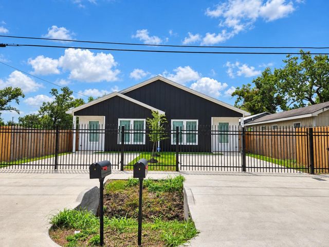 4124 Vaughn Street A, Houston, TX 77016