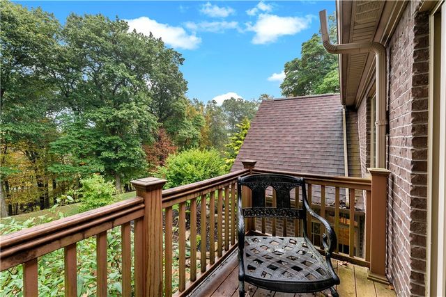 201 MacFadden Dr, Pine Twp, PA 15044