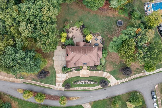 201 MacFadden Dr, Pine Twp, PA 15044