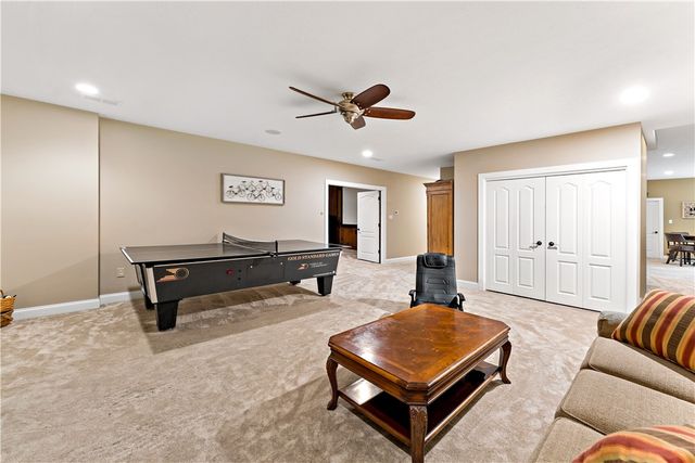 201 MacFadden Dr, Pine Twp, PA 15044