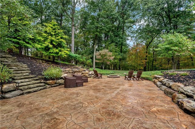 201 MacFadden Dr, Pine Twp, PA 15044