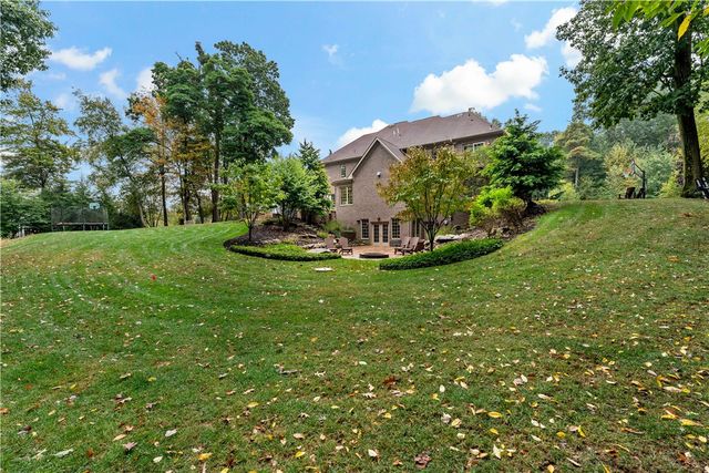 201 MacFadden Dr, Pine Twp, PA 15044