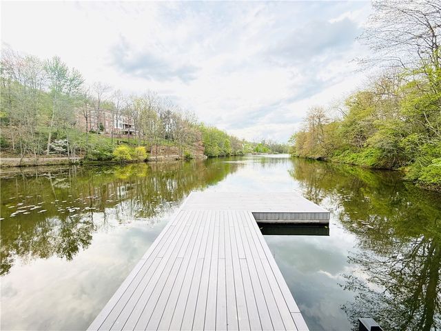 201 MacFadden Dr, Pine Twp, PA 15044