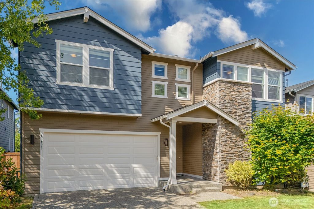13424 Little Bear Creek Place, Woodinville, WA 98072