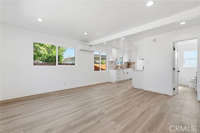 910 E 107th Street, Los Angeles, CA 90002