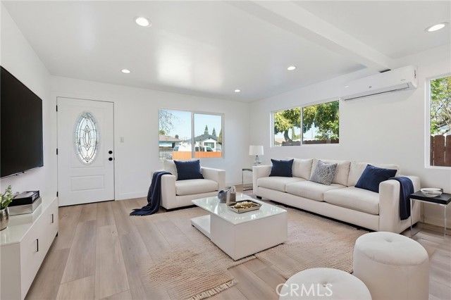 910 E 107th Street, Los Angeles, CA 90002