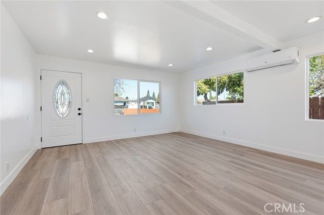 910 E 107th Street, Los Angeles, CA 90002