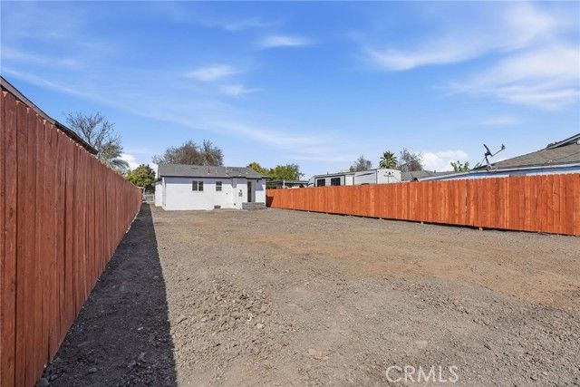 910 E 107th Street, Los Angeles, CA 90002