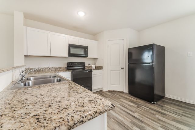 330 Flagship Lane, Gun Barrel City, TX 75156