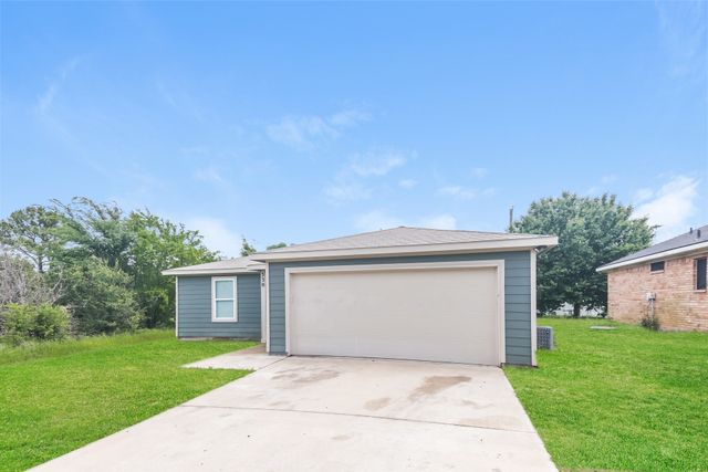 330 Flagship Lane, Gun Barrel City, TX 75156