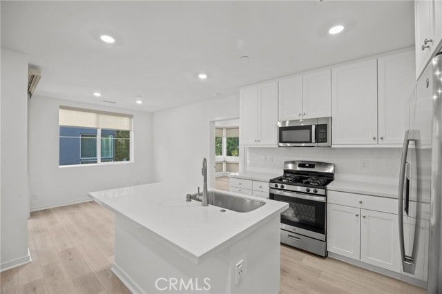 980 N Tangent Privado 202, Ontario, CA 91764