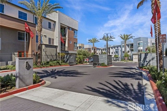 980 N Tangent Privado 202, Ontario, CA 91764