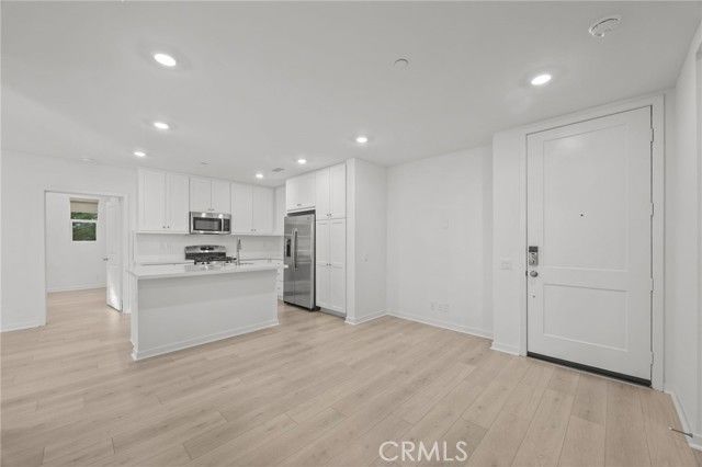 980 N Tangent Privado 202, Ontario, CA 91764