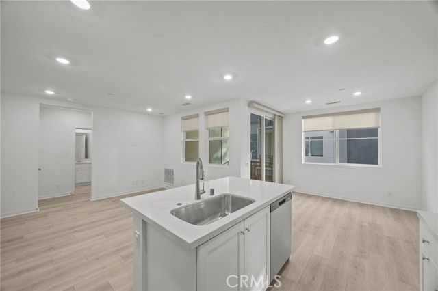 980 N Tangent Privado 202, Ontario, CA 91764