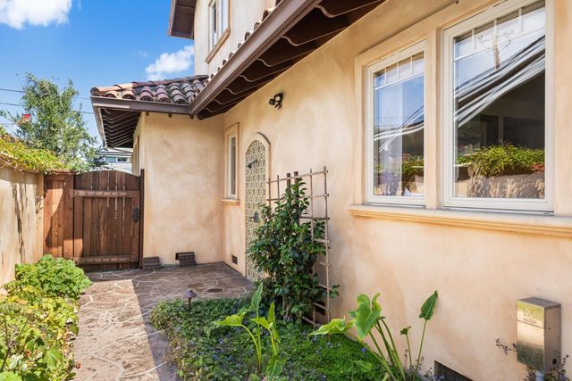 4175 Court Drive, Santa Cruz, CA 95062