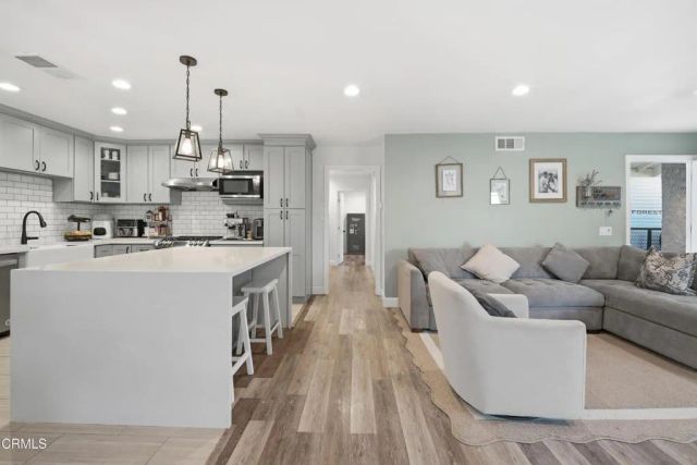 5210 Creekside Road, Camarillo, CA 93012