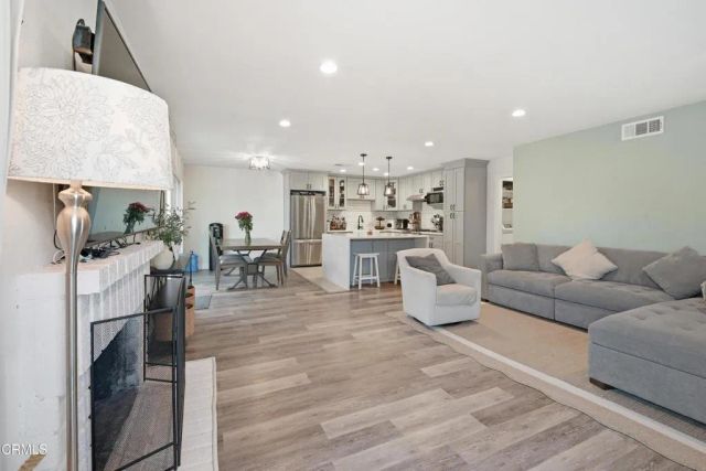 5210 Creekside Road, Camarillo, CA 93012