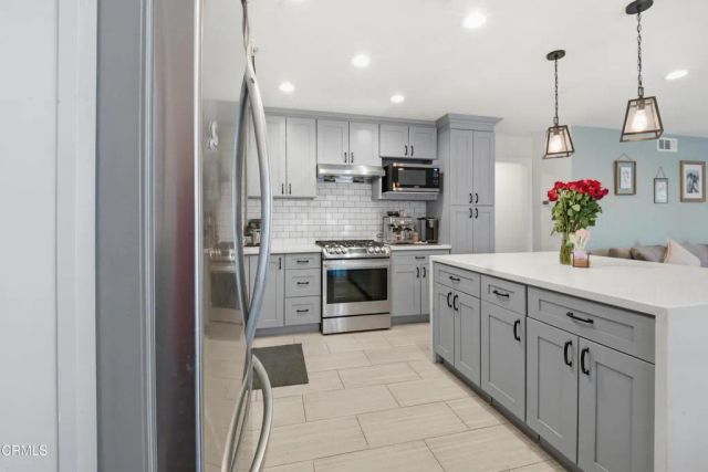 5210 Creekside Road, Camarillo, CA 93012