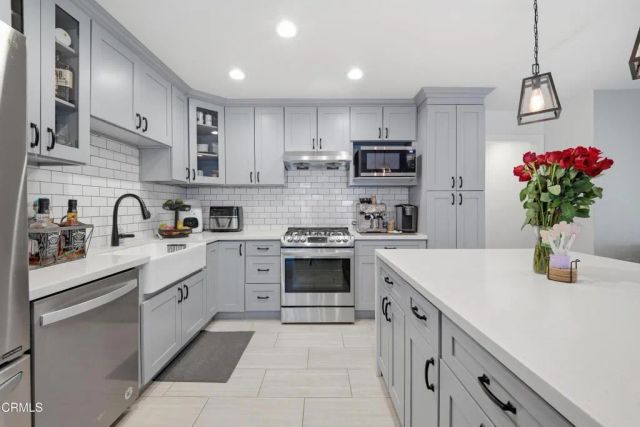 5210 Creekside Road, Camarillo, CA 93012