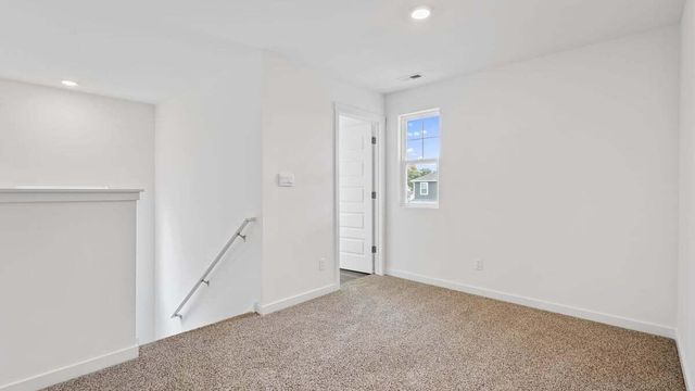 187 Cressmoor Boulevard, Hobart, IN 46342