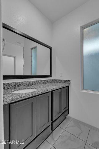 11493 SUNSET VIEW Drive, Socorro, TX 79927