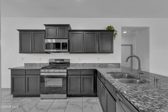 11493 SUNSET VIEW Drive, Socorro, TX 79927