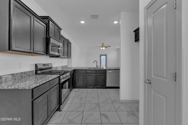11493 SUNSET VIEW Drive, Socorro, TX 79927