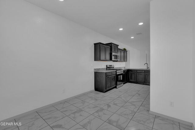11493 SUNSET VIEW Drive, Socorro, TX 79927