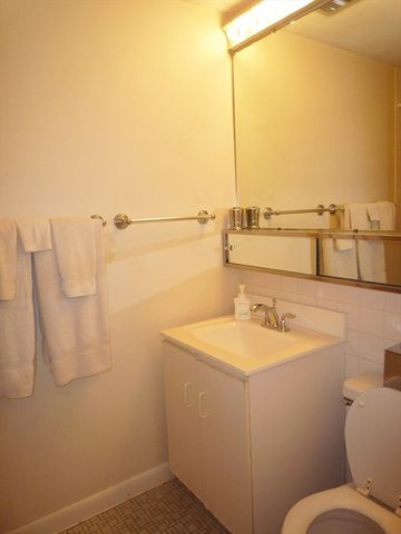 1643 Cambridge St 42, Cambridge, MA 02138