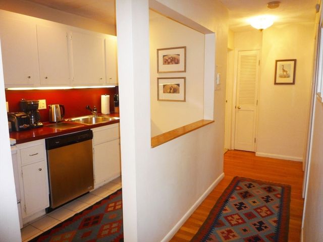 1643 Cambridge St 42, Cambridge, MA 02138