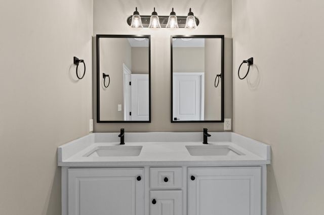 15 Golden Oak, Hattiesburg, MS 39402