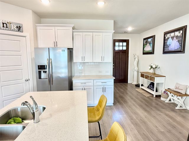 603 Hazeltine Road, Red Oak, TX 75154