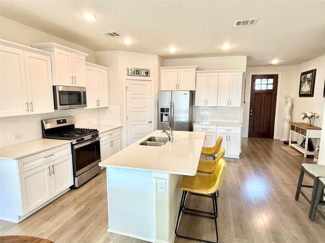 603 Hazeltine Road, Red Oak, TX 75154