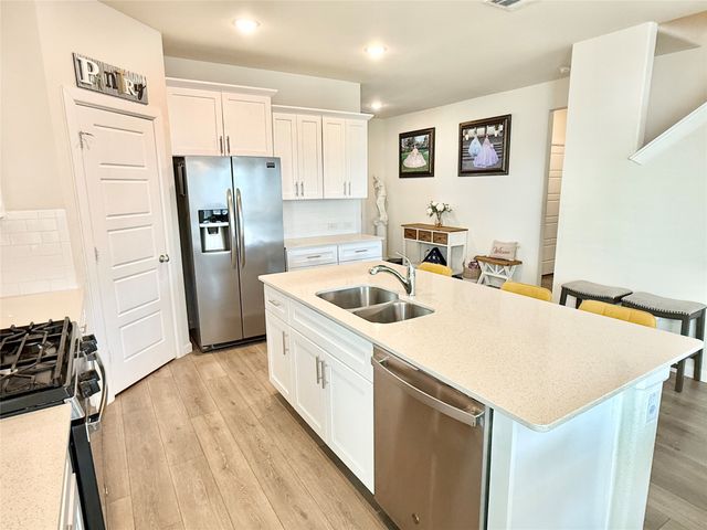 603 Hazeltine Road, Red Oak, TX 75154