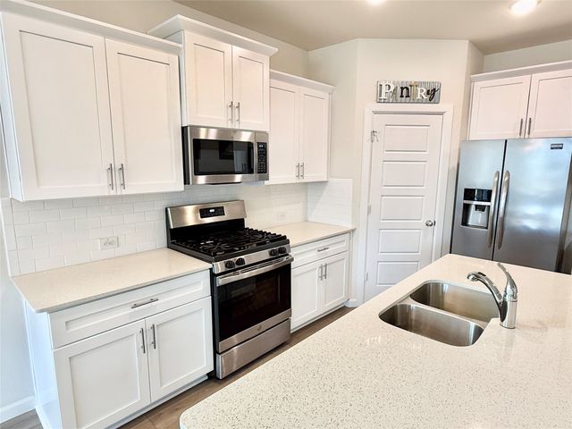 603 Hazeltine Road, Red Oak, TX 75154