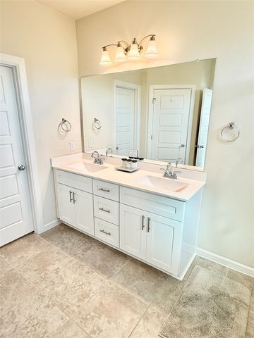 603 Hazeltine Road, Red Oak, TX 75154
