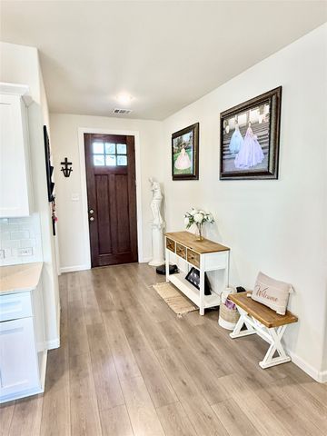 603 Hazeltine Road, Red Oak, TX 75154