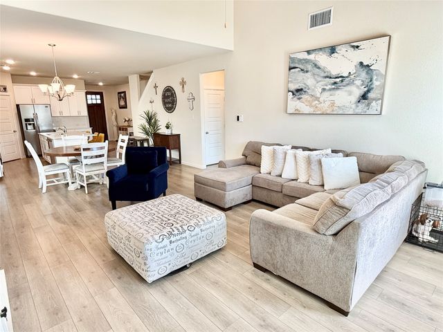 603 Hazeltine Road, Red Oak, TX 75154