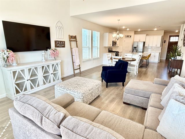 603 Hazeltine Road, Red Oak, TX 75154