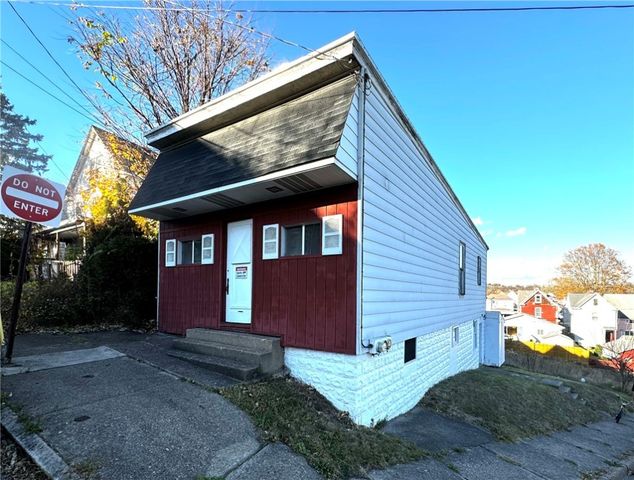 1 Aliquippa Ave, Monessen, PA 15062