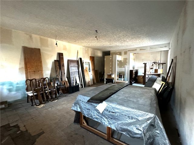 1 Aliquippa Ave, Monessen, PA 15062