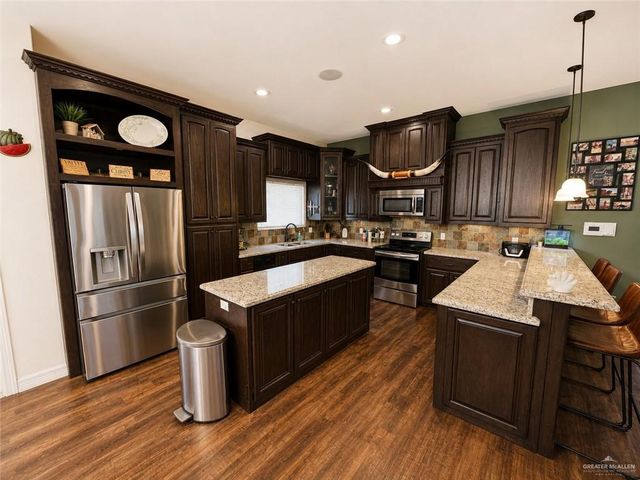 2901 Brush Drive, Weslaco, TX 78599