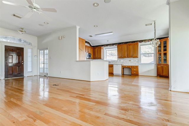 7903 S Wellington Court, Houston, TX 77055